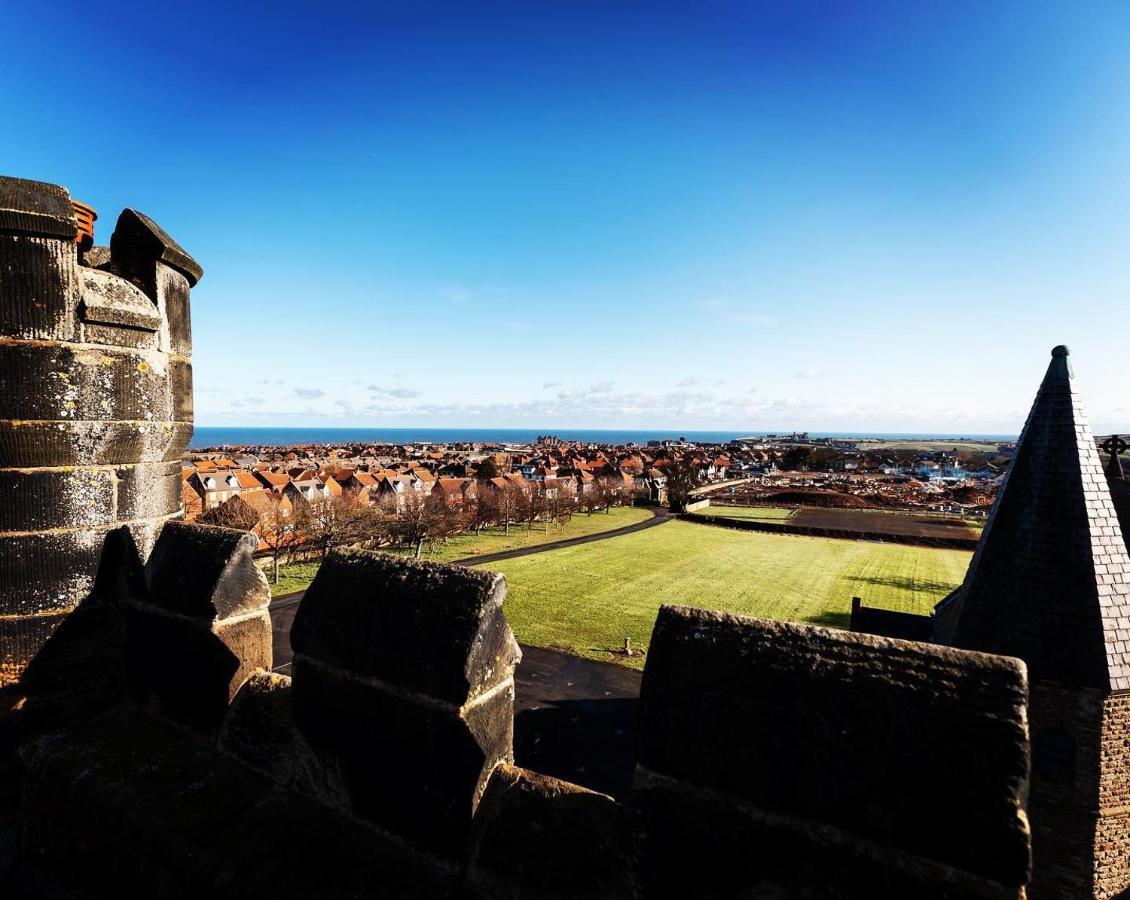 Hotel Sneaton Castle à Whitby Extérieur photo