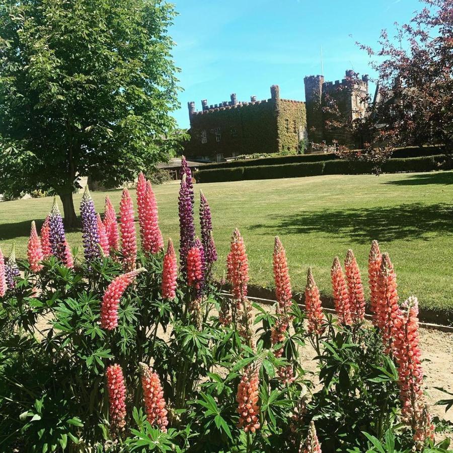 Hotel Sneaton Castle à Whitby Extérieur photo