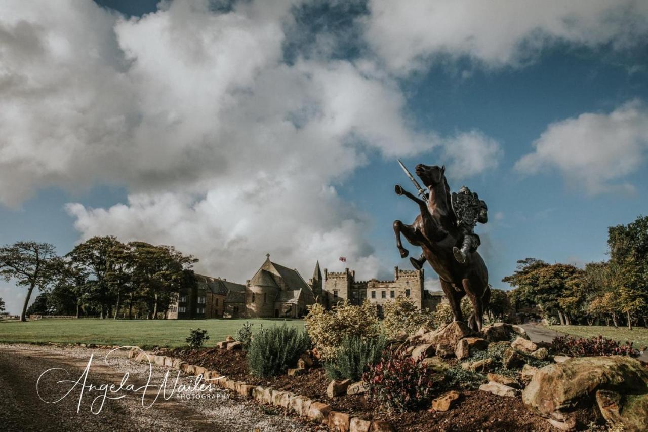 Hotel Sneaton Castle à Whitby Extérieur photo